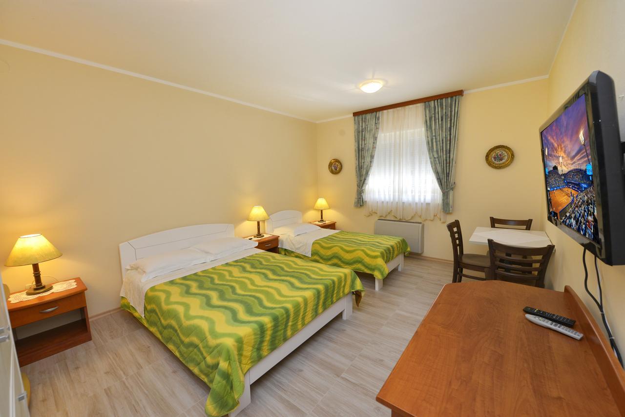 Bed And Breakfast Julia Seget  Exteriér fotografie